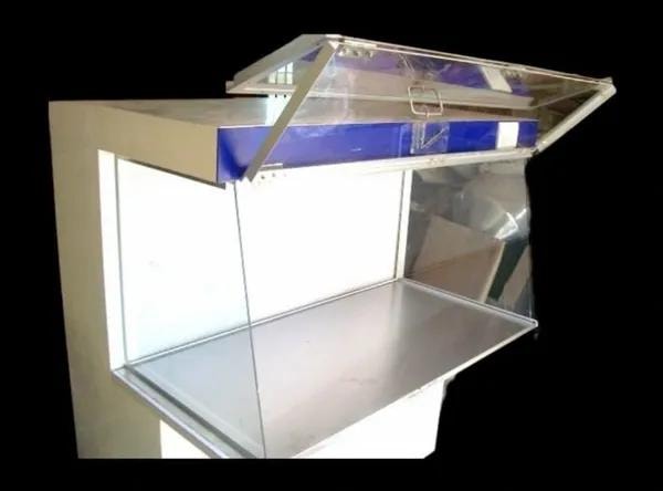 Diagnomics Laminar Flow Cabinet
