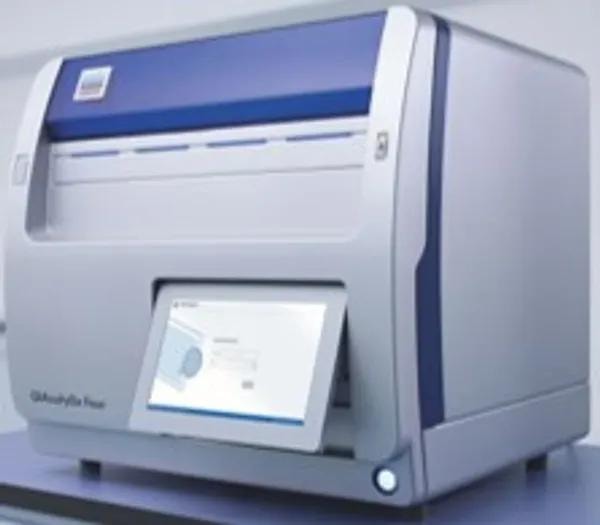 QIAGEN QIAcuityDx Digital PCR System diagnostic instrument